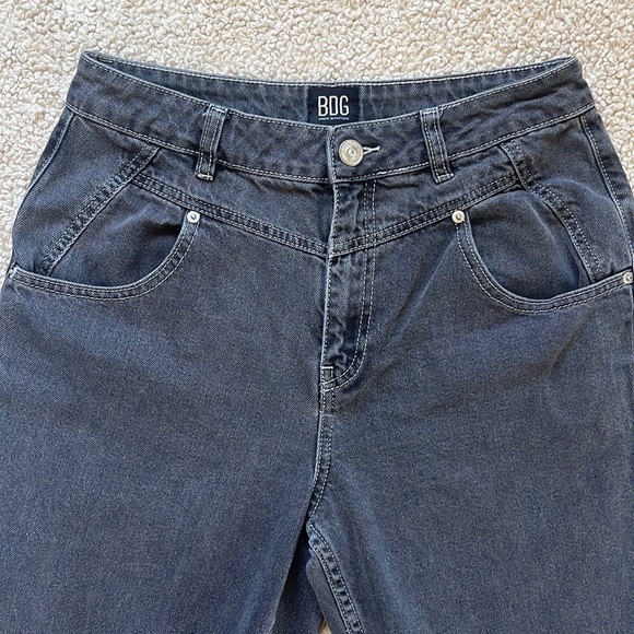 BDG Washed Black High-Waist Mom Jeans Size 30 - Picture 5 of 9